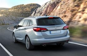 Opel Astra Combi MT photo 7